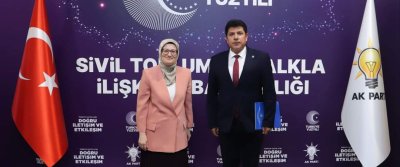 Ak Parti Genel Merkezine ...